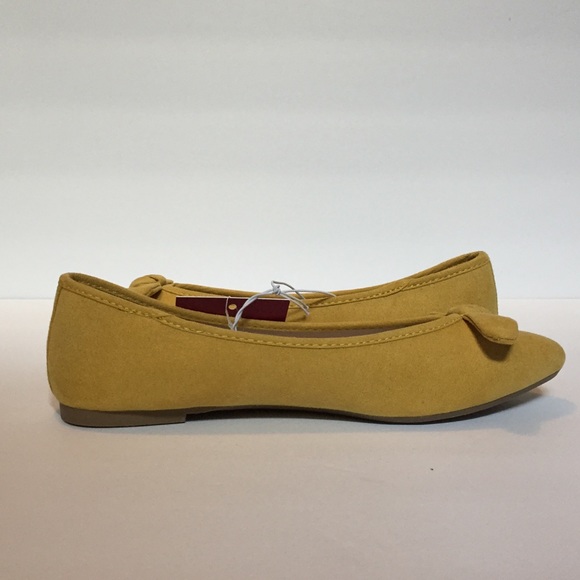 Yellow Bow Flats with pointy toe Size 6 Taylor Swift - Picture 11 of 11